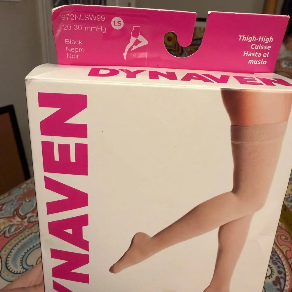 Dynaven Sigvaris‎ 20-30 mmHg Compression Thigh High Opaque Black LS 972NLSW99